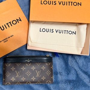 Louis Vuitton slim purse wallet